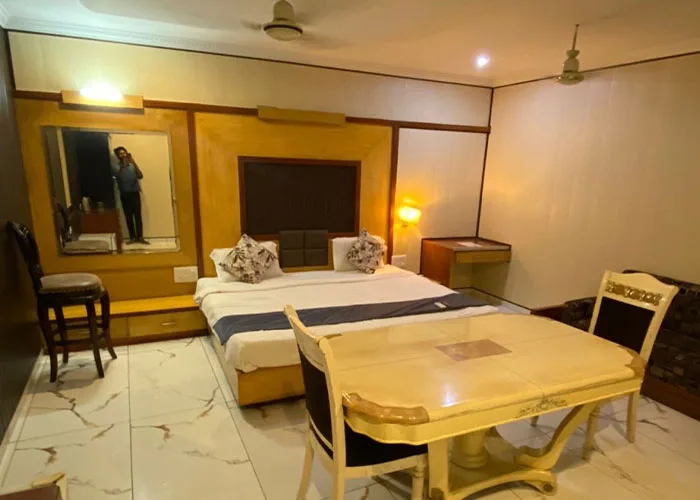 Hotel Rahul Deluxe