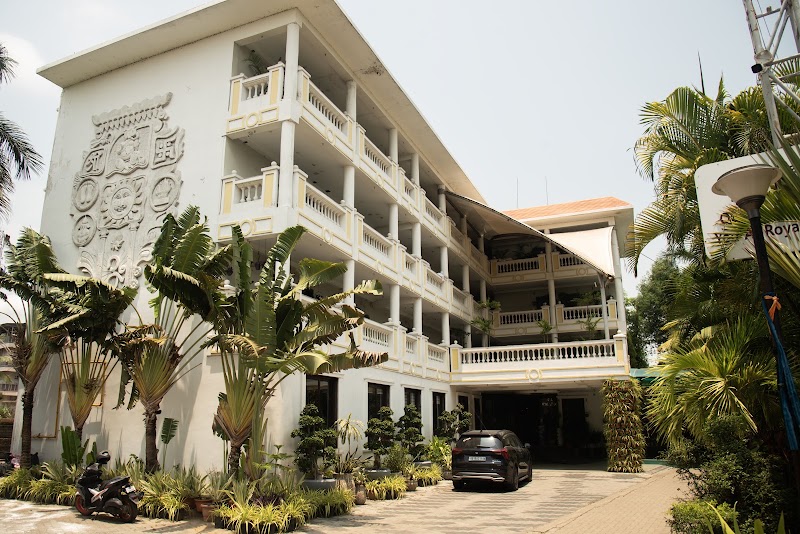 HOTEL ROYAL RETREAT
