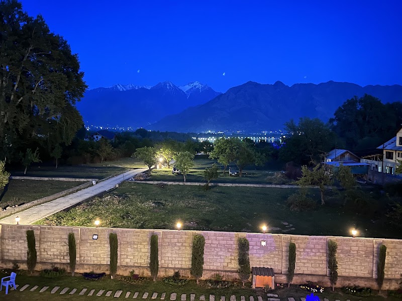 Kashmir Holiday Resort