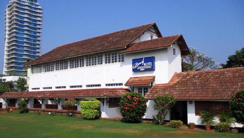 Beach Heritage Inn