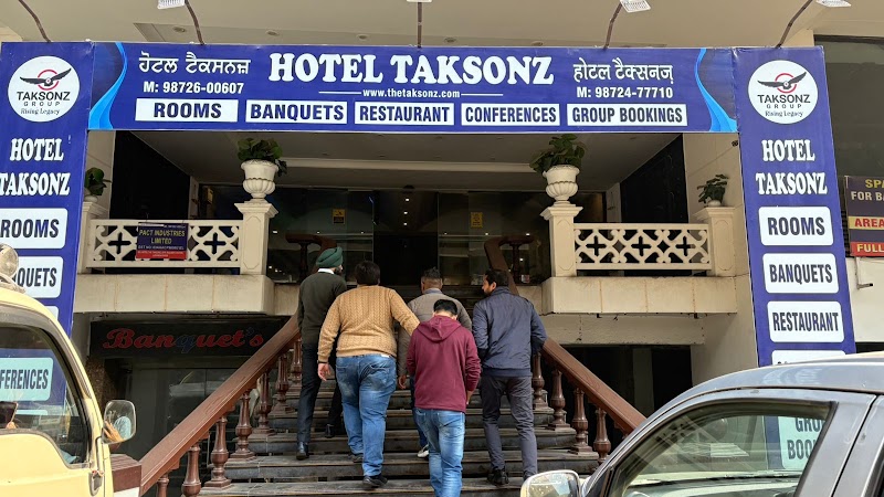 Hotel The Taksonz