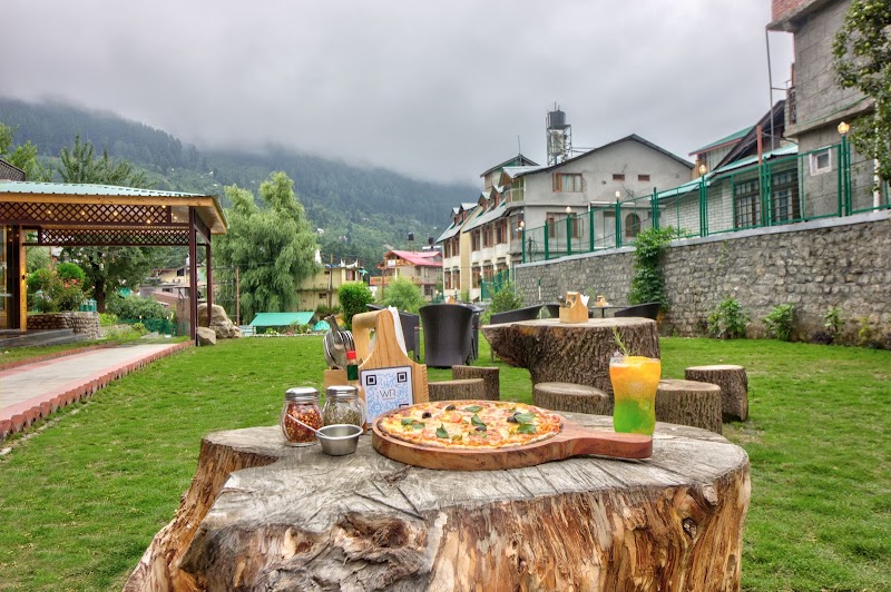 Woodrock Hotel Manali