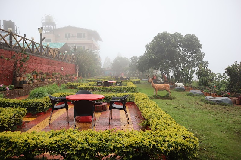 Panchgani Tent House & Hollywood Palace Resort