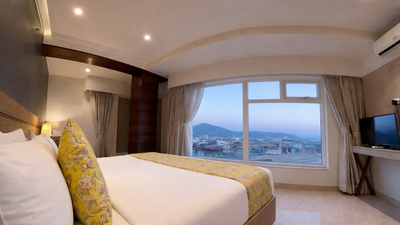 Hotel Daani Continental