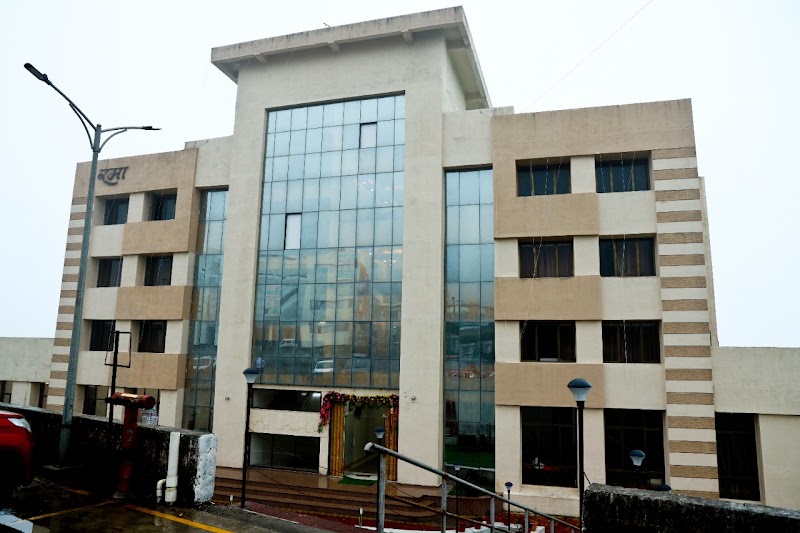 Townhouse Oak Hotel Rama