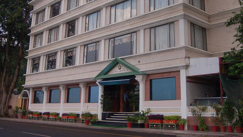 Hotel Ranjit’s Lakeview