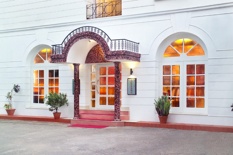 HOTEL LUCIYA PALACE